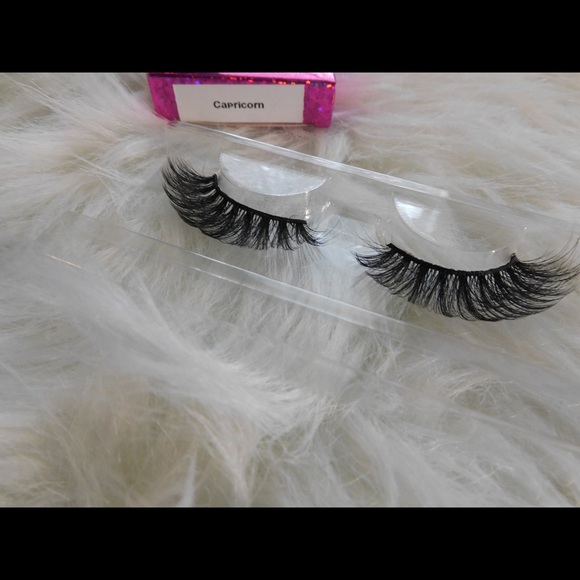 Lashes - Picture 2 of 5